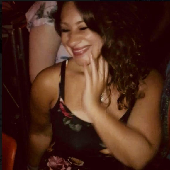 Meet your Posher, Ashley - Picture 1 of 1